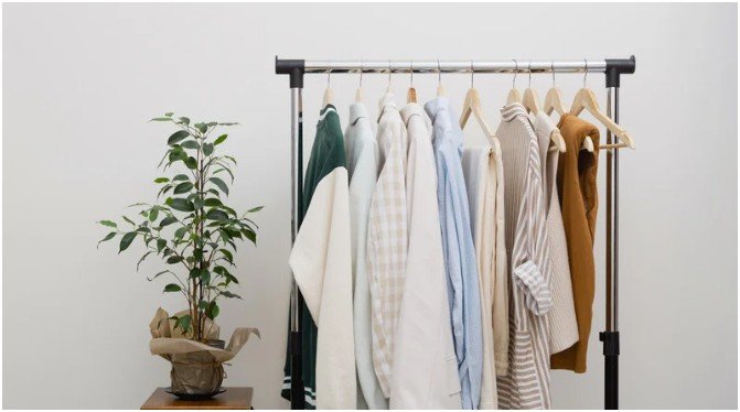 Why Does Learning How to Build a Capsule Wardrobe on a Budget Make Life Easier?