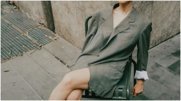 How Do You Create Feminine or Dressy Looks with an Oversized Blazer?